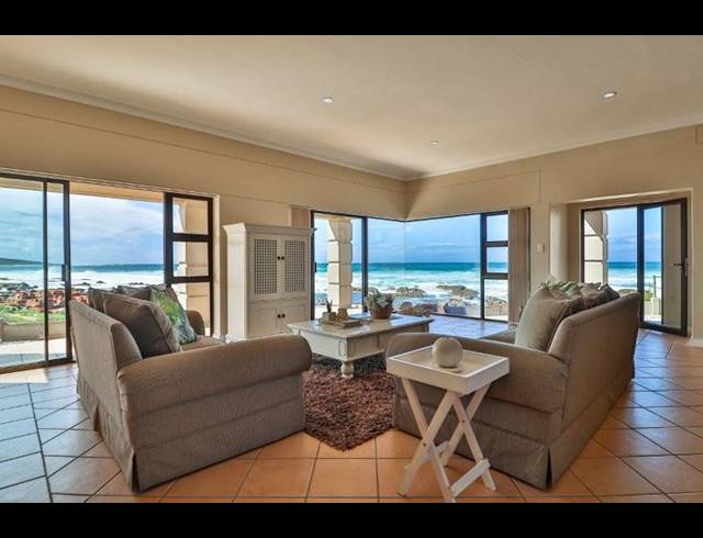 4 BEDROOM HOUSE FOR SALE IN JONGENSFONTEIN